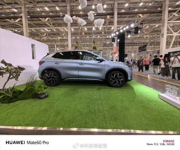 工厂新东西很多呀,处于保密不能拍摄,总之很多高科技的东西